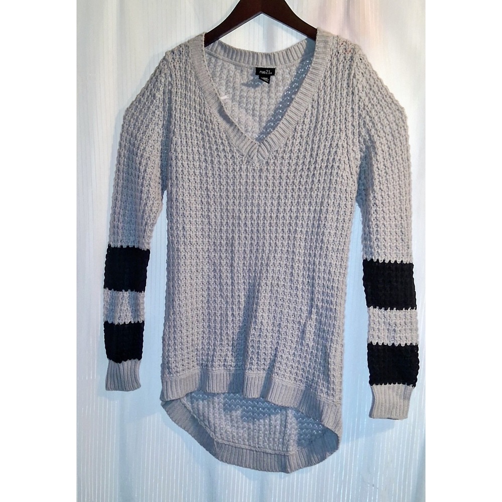 Rue 21 Womens Pullover High-Low Tunic Sweater Size L Gray V-Neck Crochet Knit‎